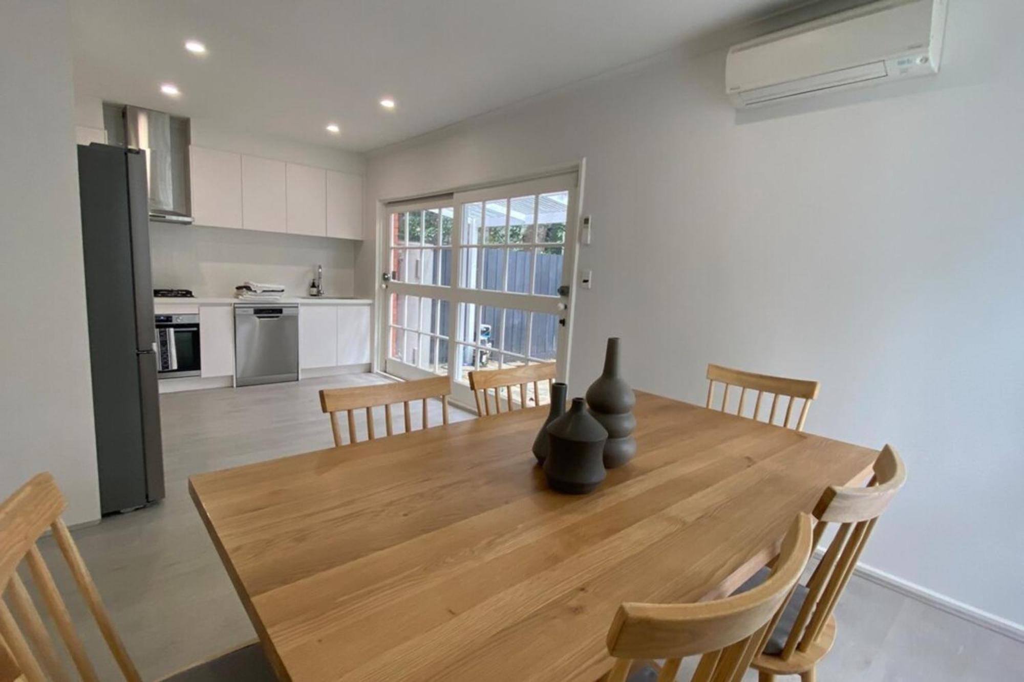 Elegant 2-Bedroom House In Prahran W Parking! Melbourne Luaran gambar