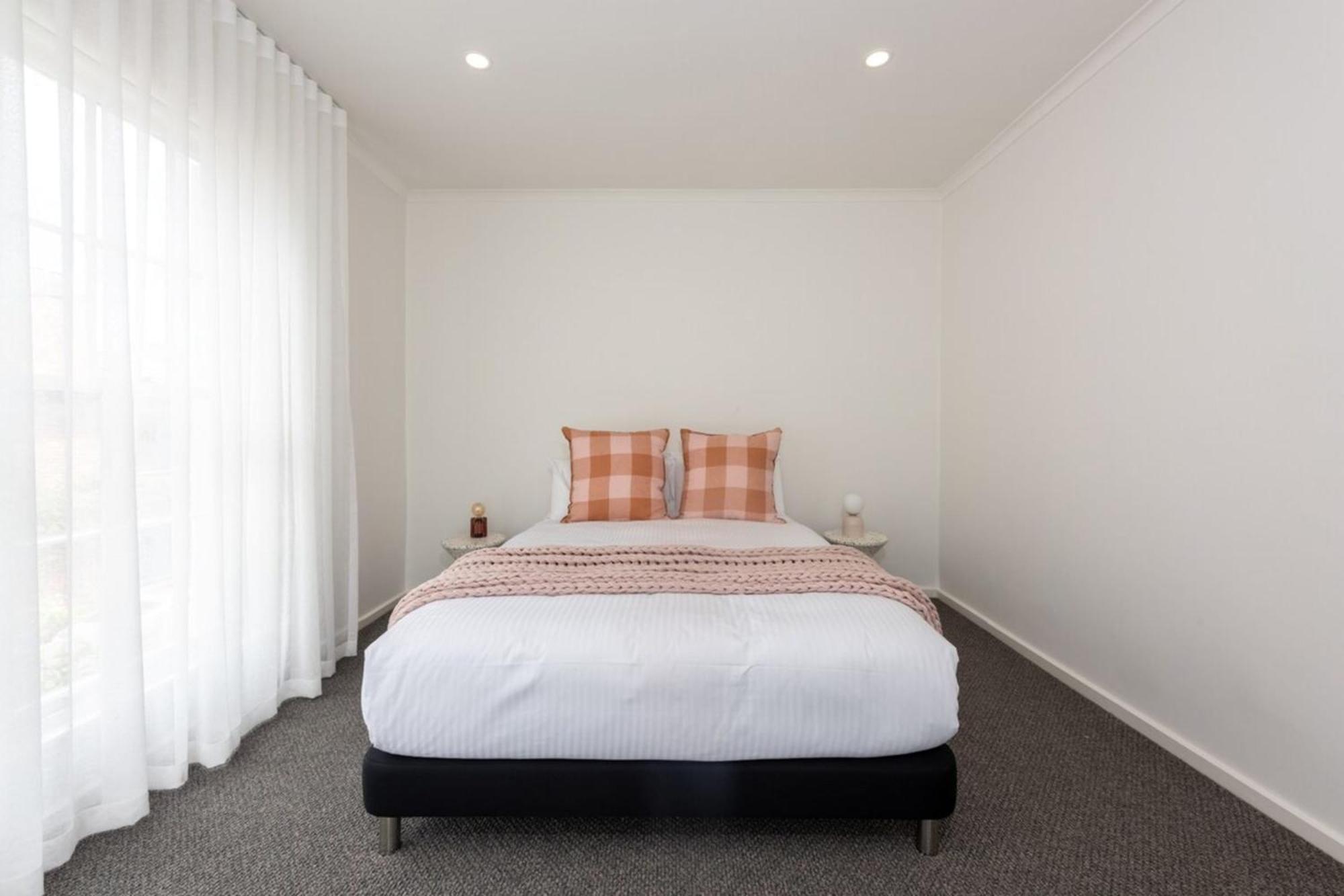 Elegant 2-Bedroom House In Prahran W Parking! Melbourne Luaran gambar